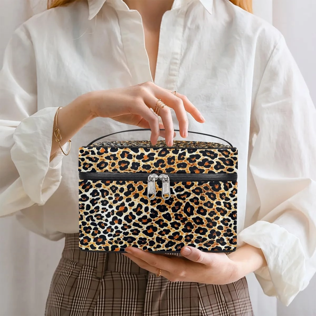 Makeup Bag Large Beautiful Leopard Print Toiletry Bag for Women Travel Cosmetic Bag Portable Makeup Bag for Bottles Brushes Lipstick Skin Care